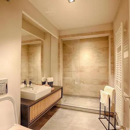 Nani Nani Boutique 3*