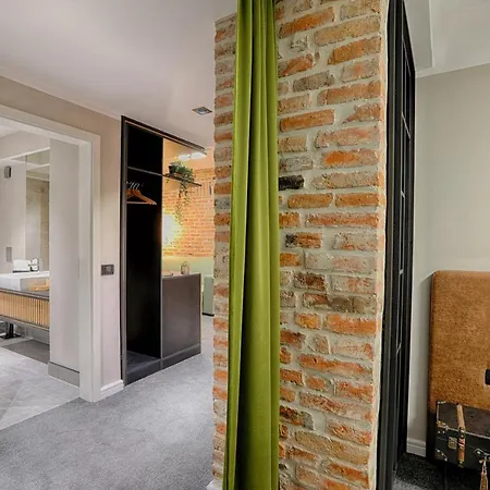 Nani Nani Boutique 3*