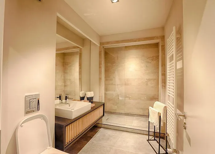 Nani Nani Boutique 3*