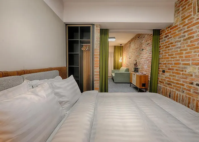 Nani Nani Boutique 3*