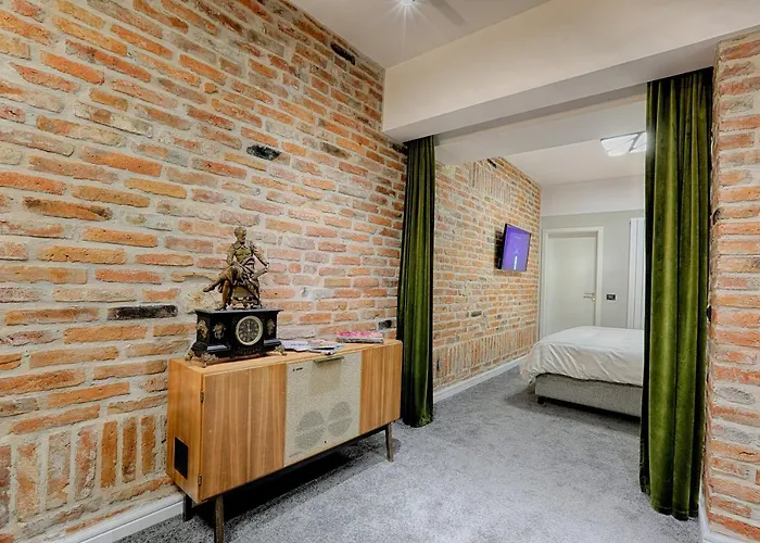 Nani Nani Boutique 3*